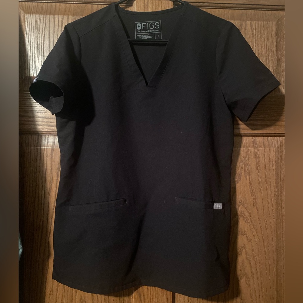Women’s Figs Scrub Top